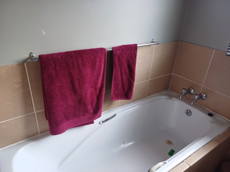 3 Bedroom Property for Sale in Pinehaven Free State